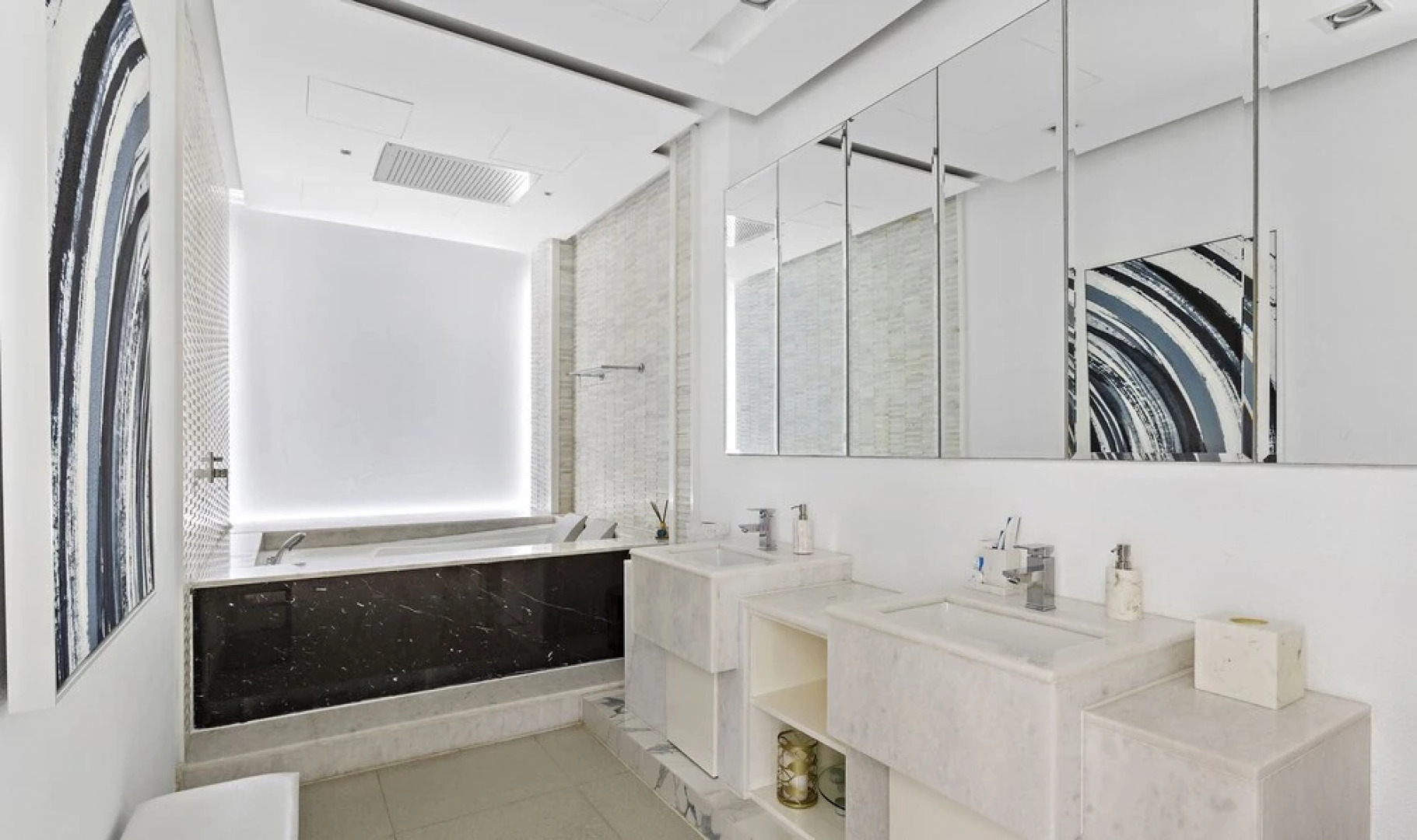 WelHome - Extraordinary Giant Water Villa on Nurai Island