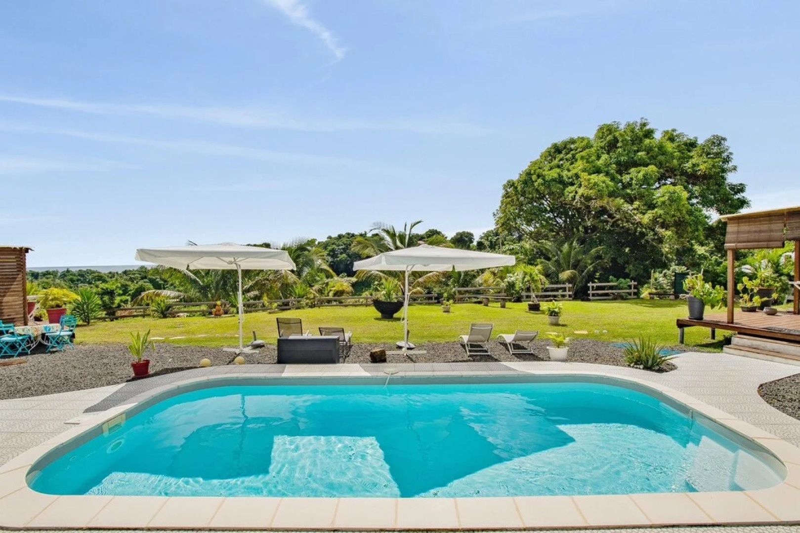 Bungalow With one Bedroom in Petit Bourg, With Pool Access, Enclosed G