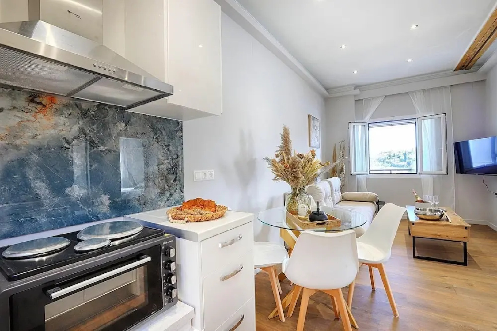 Vostalo apartments by Kassiopi's Sea