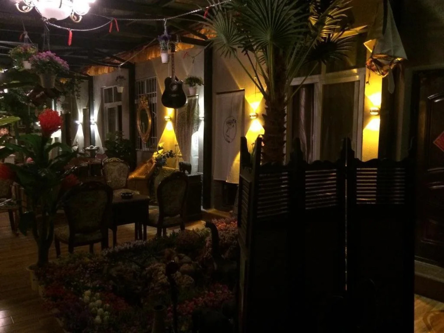 2+2 Garden Theme Hotel