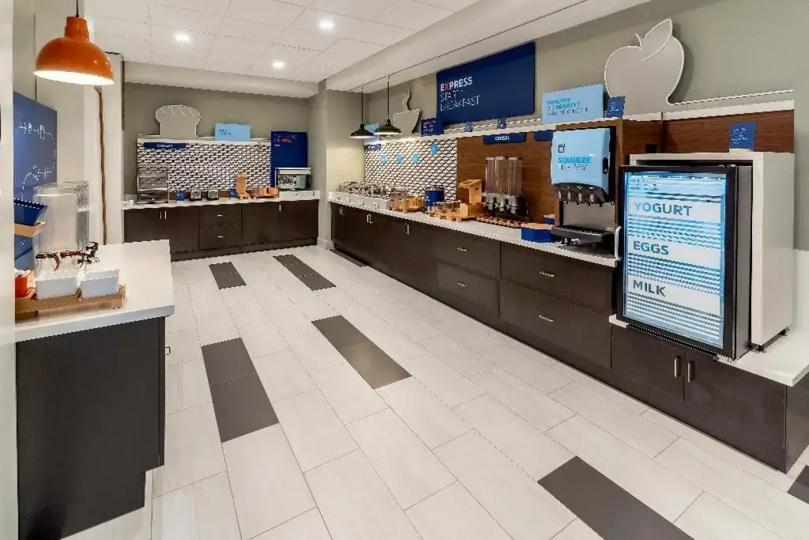 Holiday Inn Express & Suites Milwaukee West Allis