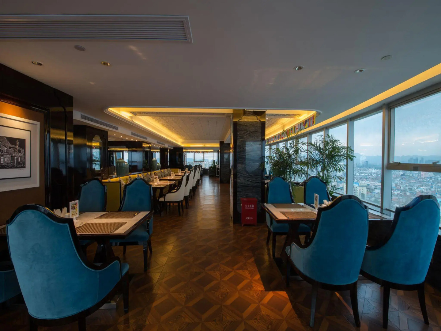 Yiwu Yimei Plaza Hotel