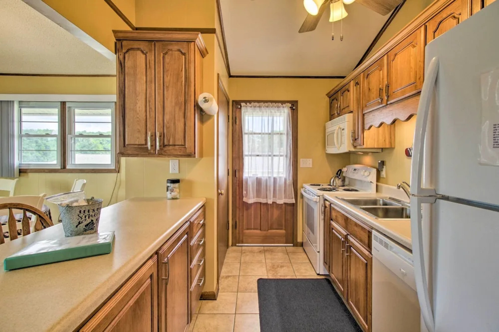 Lakefront Hiwassee Home w/ Private Dock & Deck!