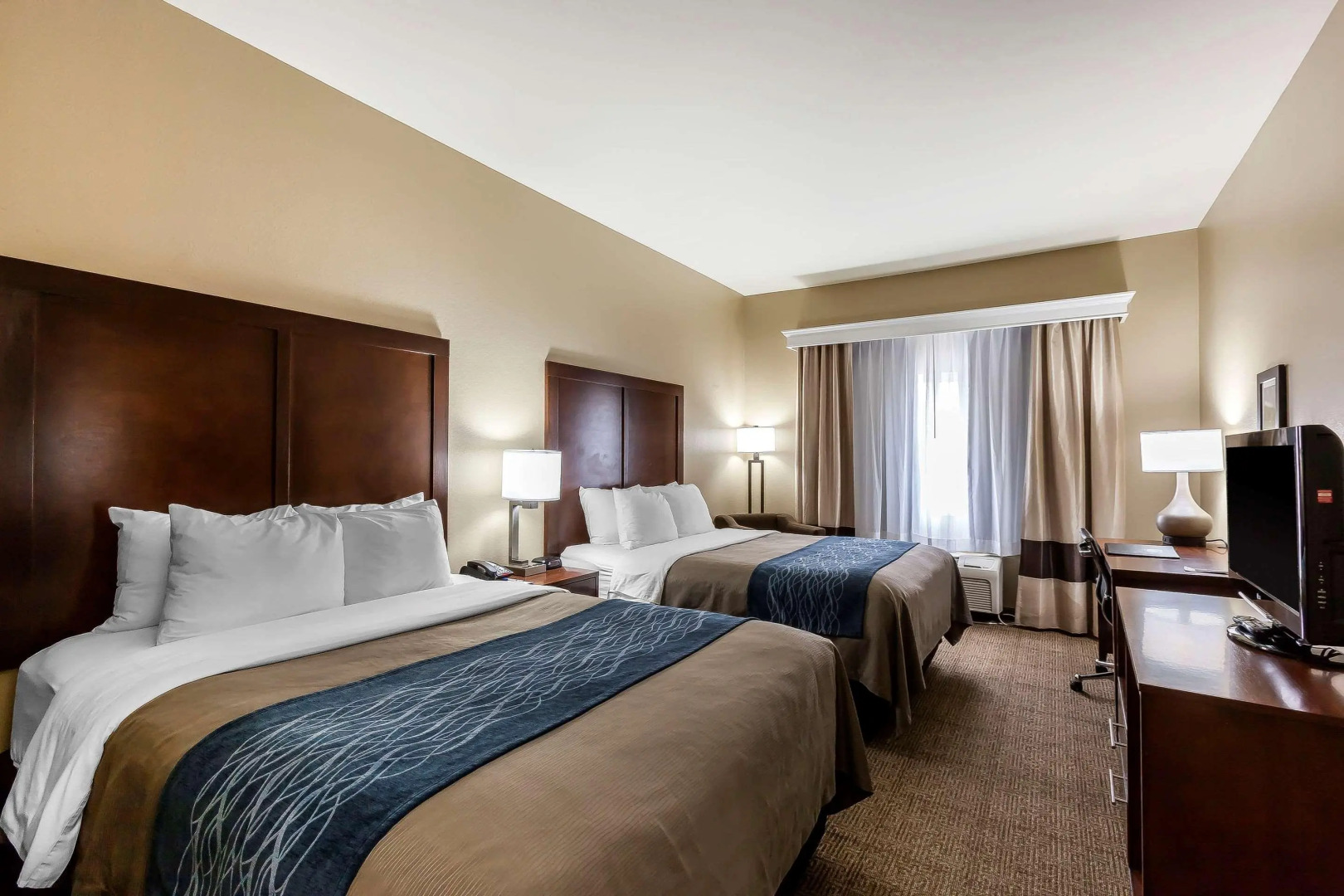 Comfort Inn & Suites Near University of Wyoming