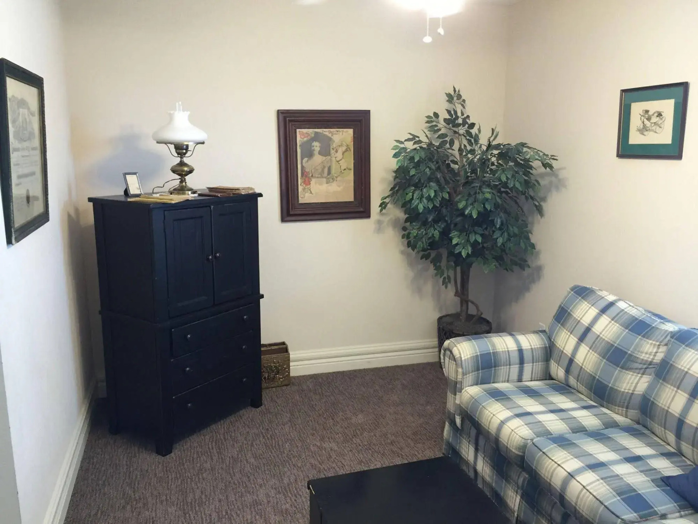 Hermann Crown Suites