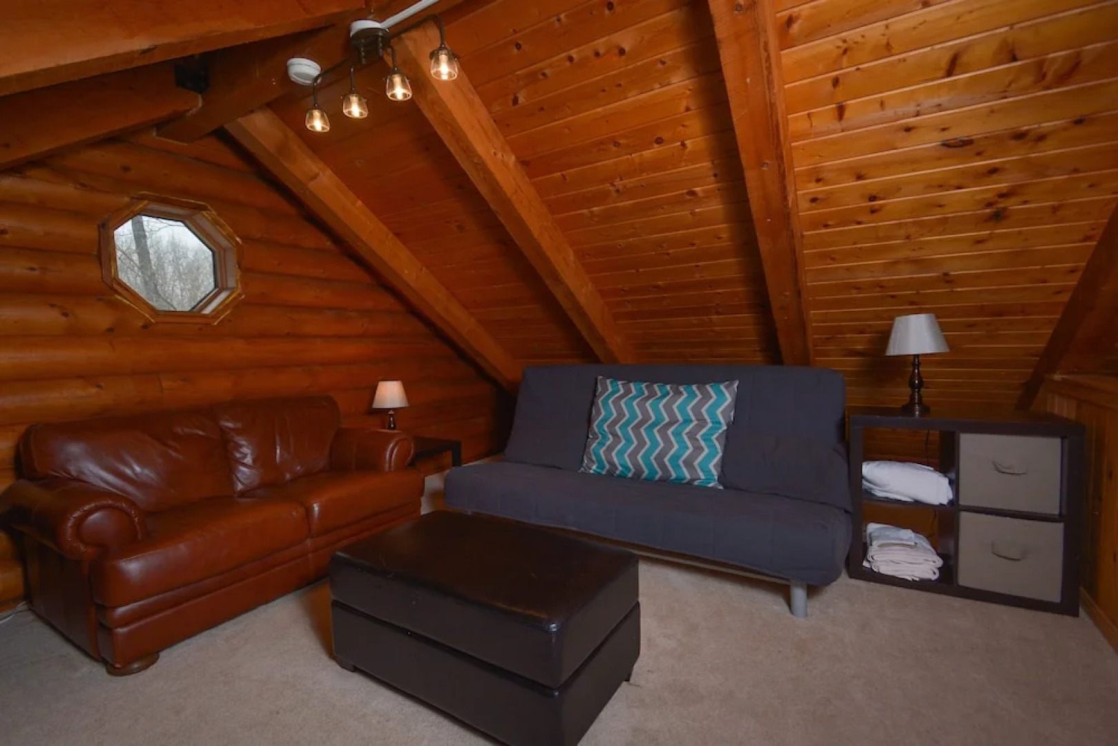 Four SKIsons 3 Bedroom House