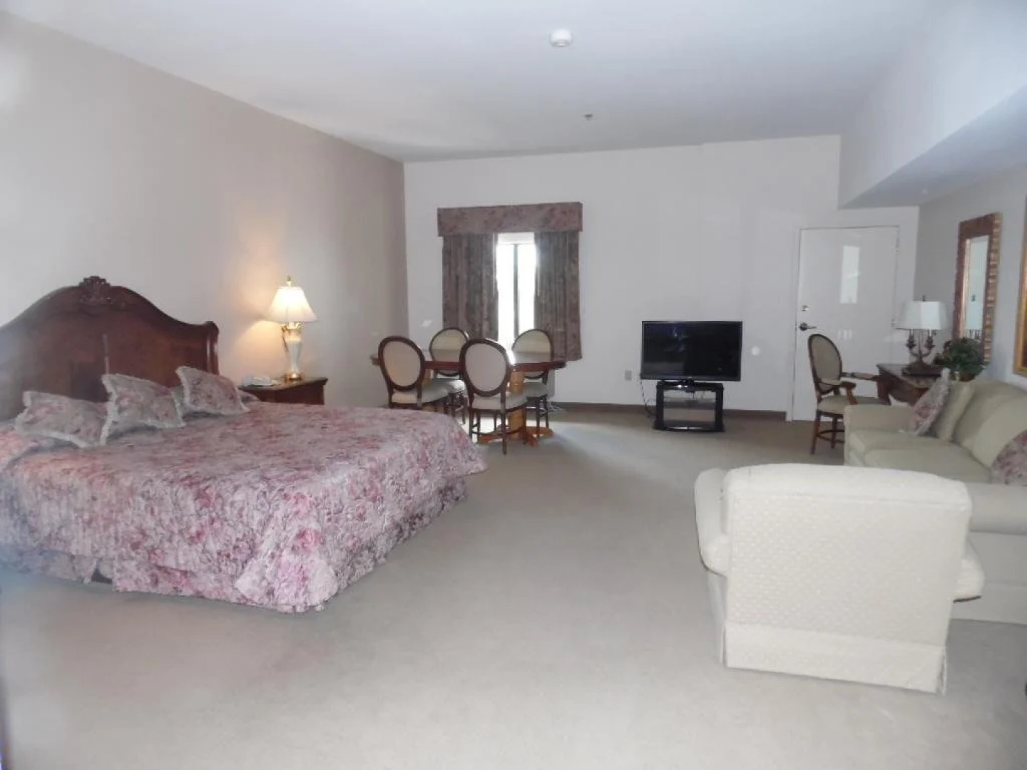 Regalia Hotel & Conference Center