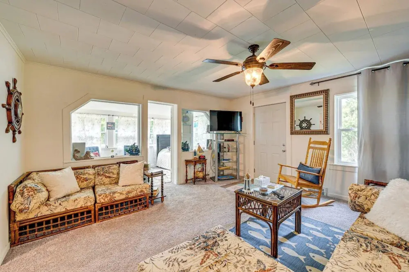 Powers Lake Home w/ Patio - 9 Mi to Lake Geneva!