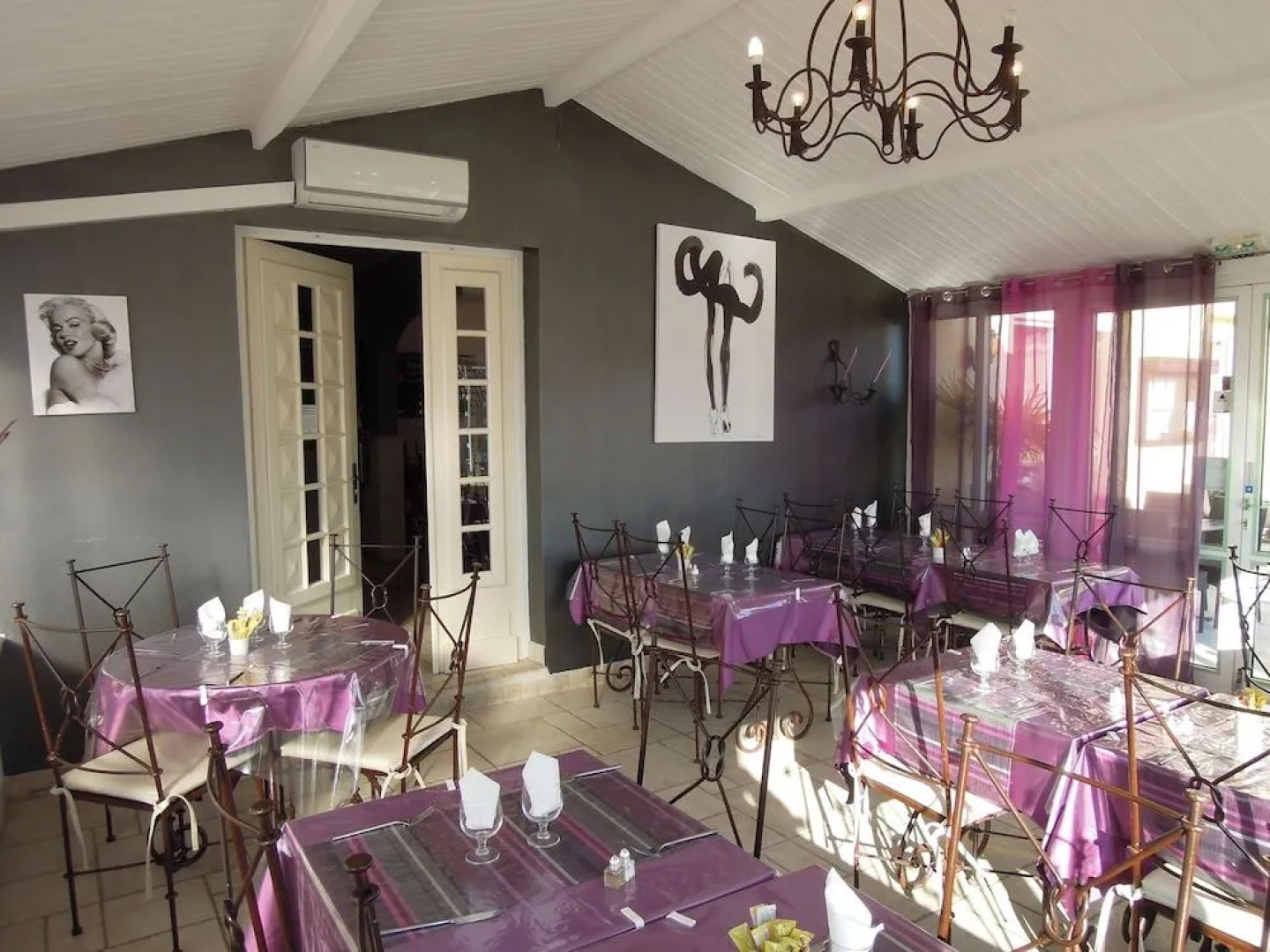 Hôtel- Restaurant-Bar L'Oasis