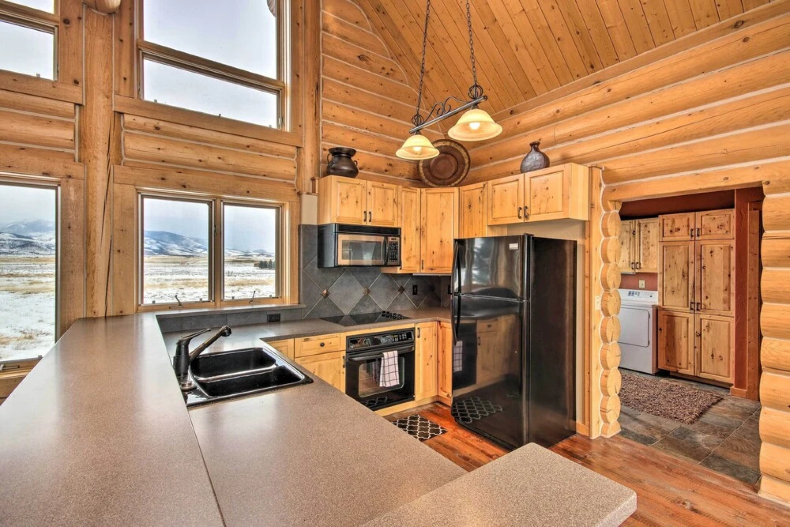 Rustic Livingston Home w/ Deck + Mtn Views!