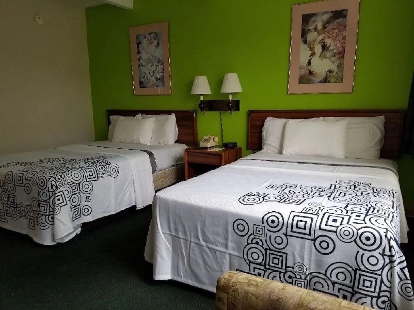 Cloud 9 Inn & Suites Lake George