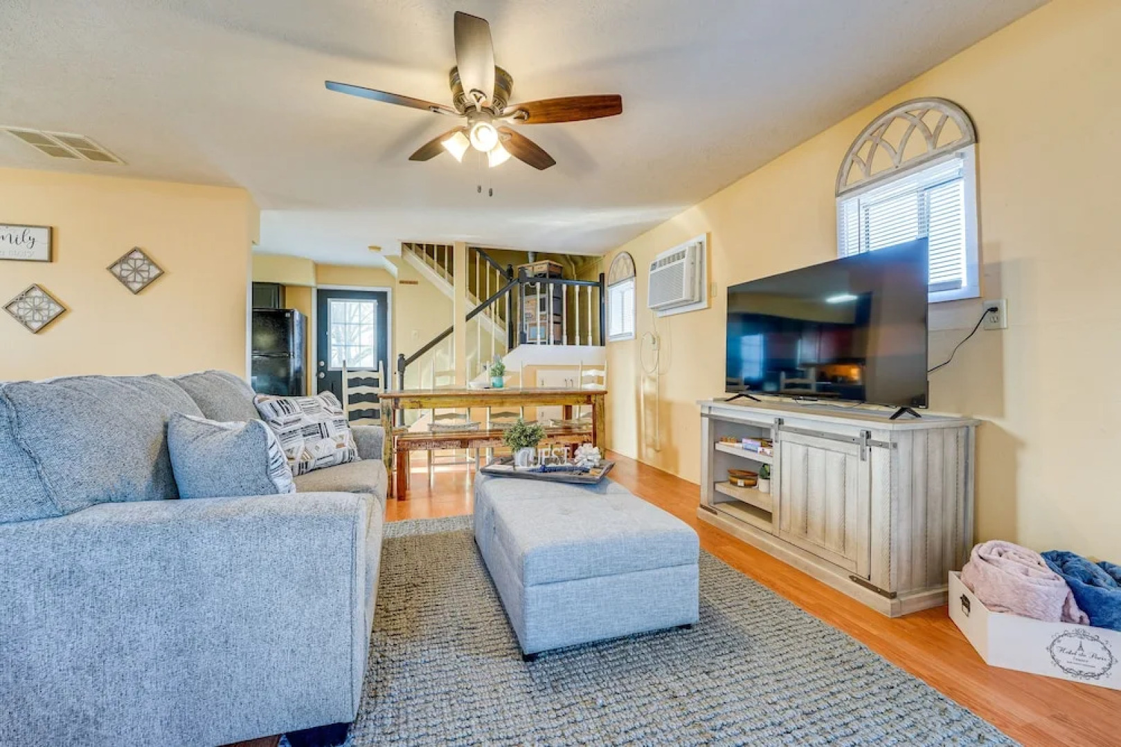 Charming Studio Home 12 Mi to Eureka Springs!