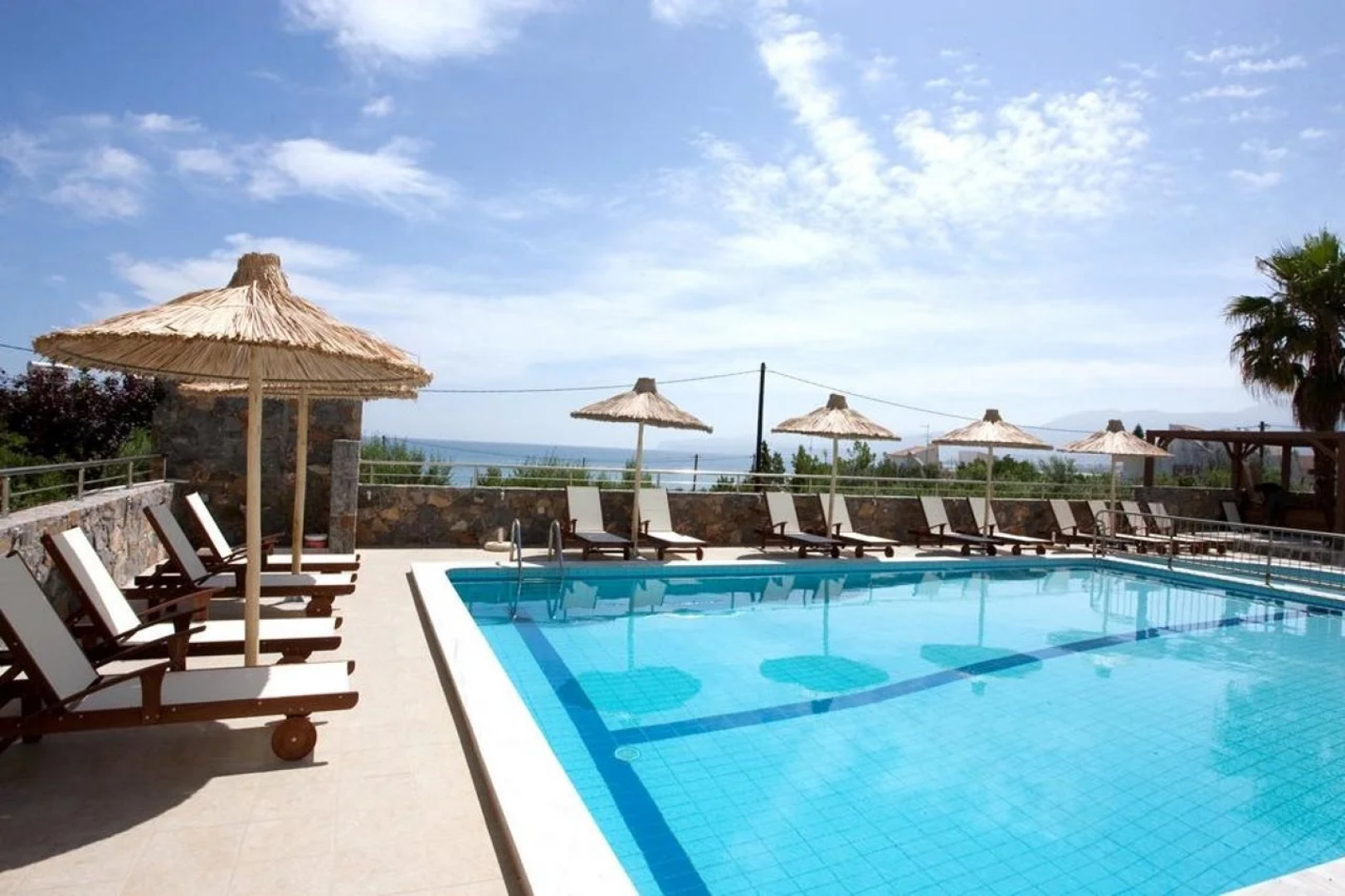 DIAS Hotel & Apartments