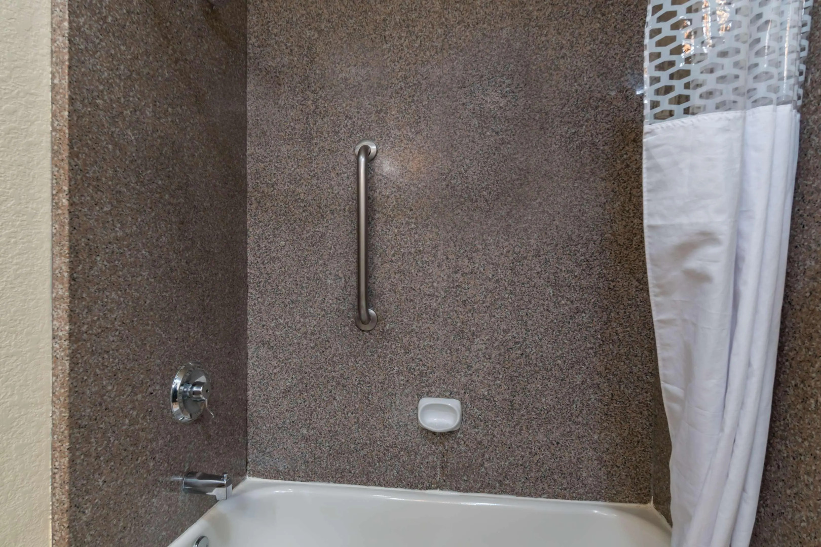 Best Western Plus Shamrock Inn & Suites