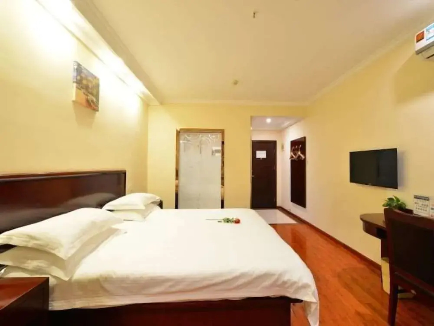 GreenTree Inn WuXi DongTing Leather City Express Hotel