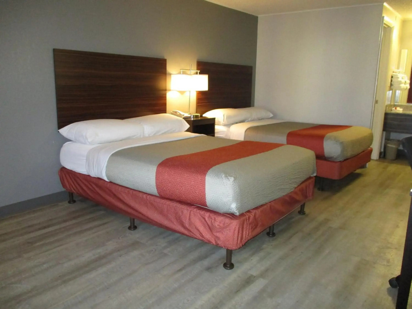 Travelodge by Wyndham Lansing