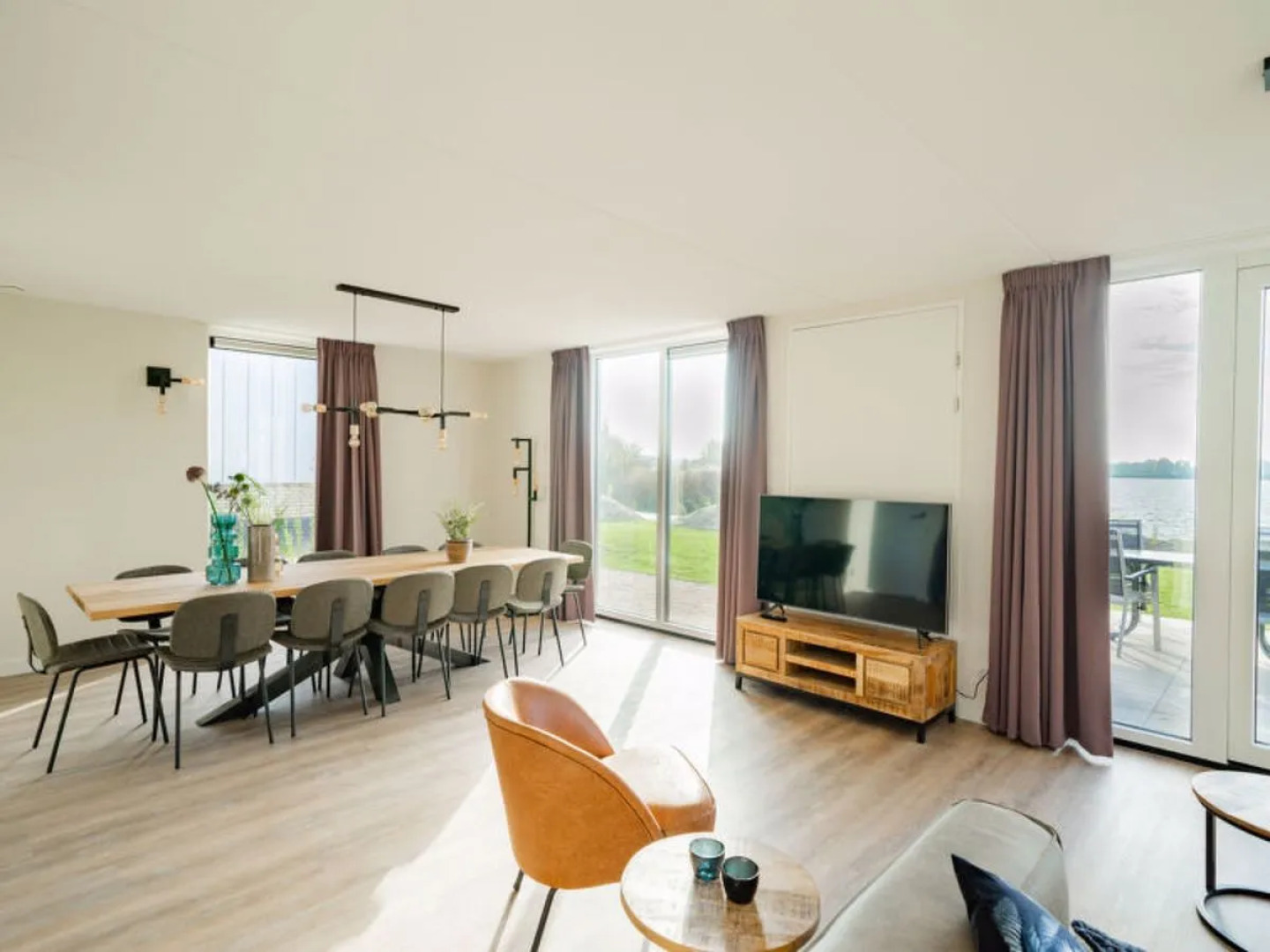 Resort De Kraaijenbergse Plassen 10279