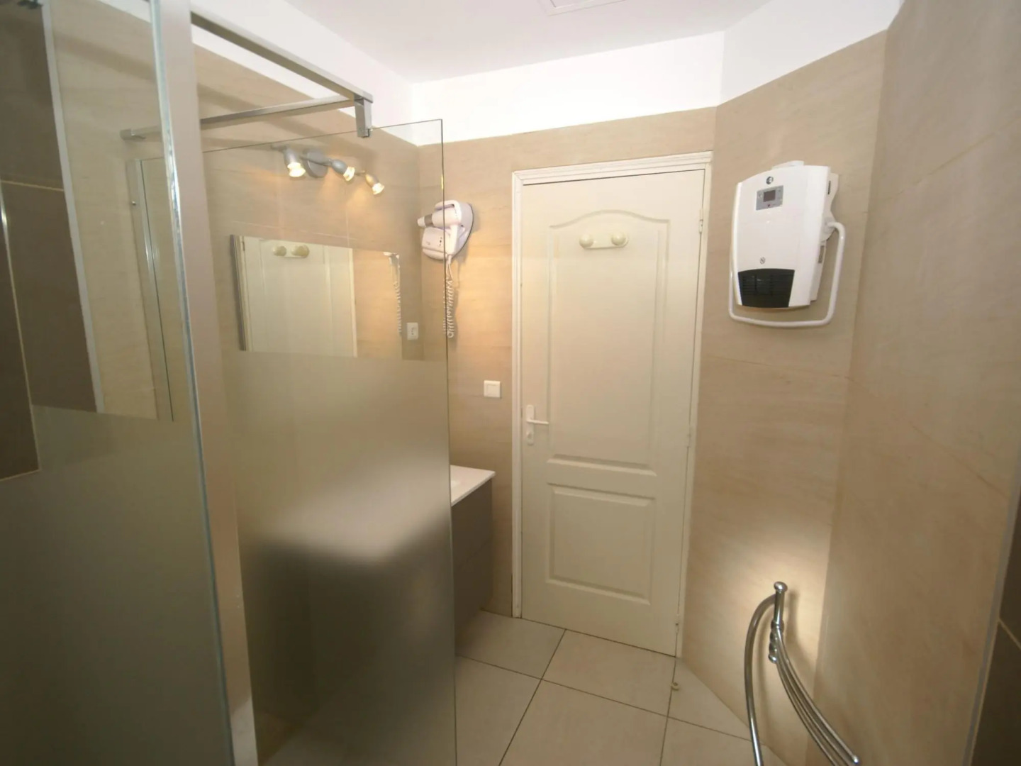 Cozy Holiday Home in Moriani-Plage in Swimming Pool