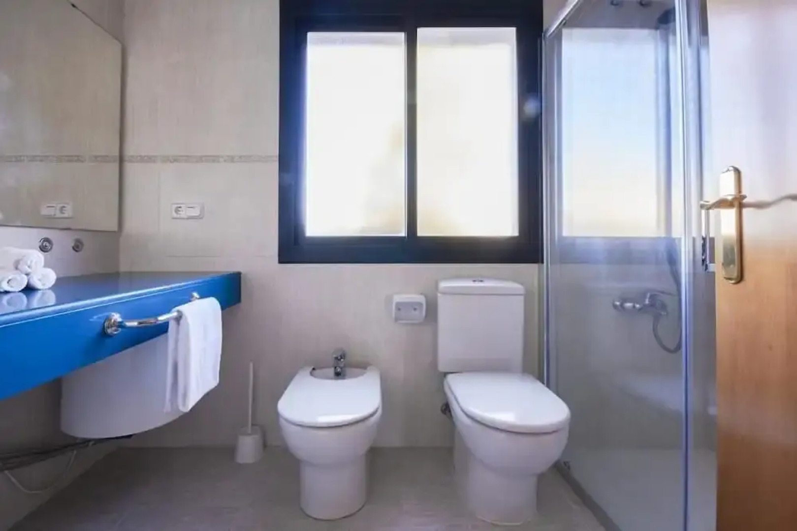 Apartamento climatizado cerca del mar