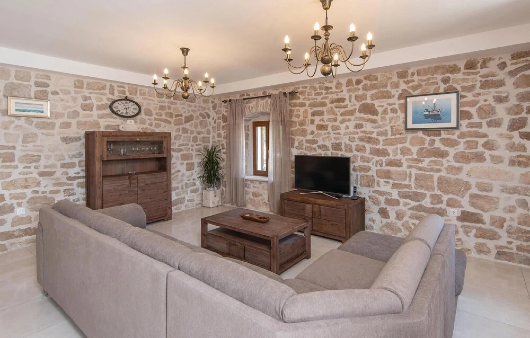 Stunning Home in Loviste With Wifi and 3 Bedrooms