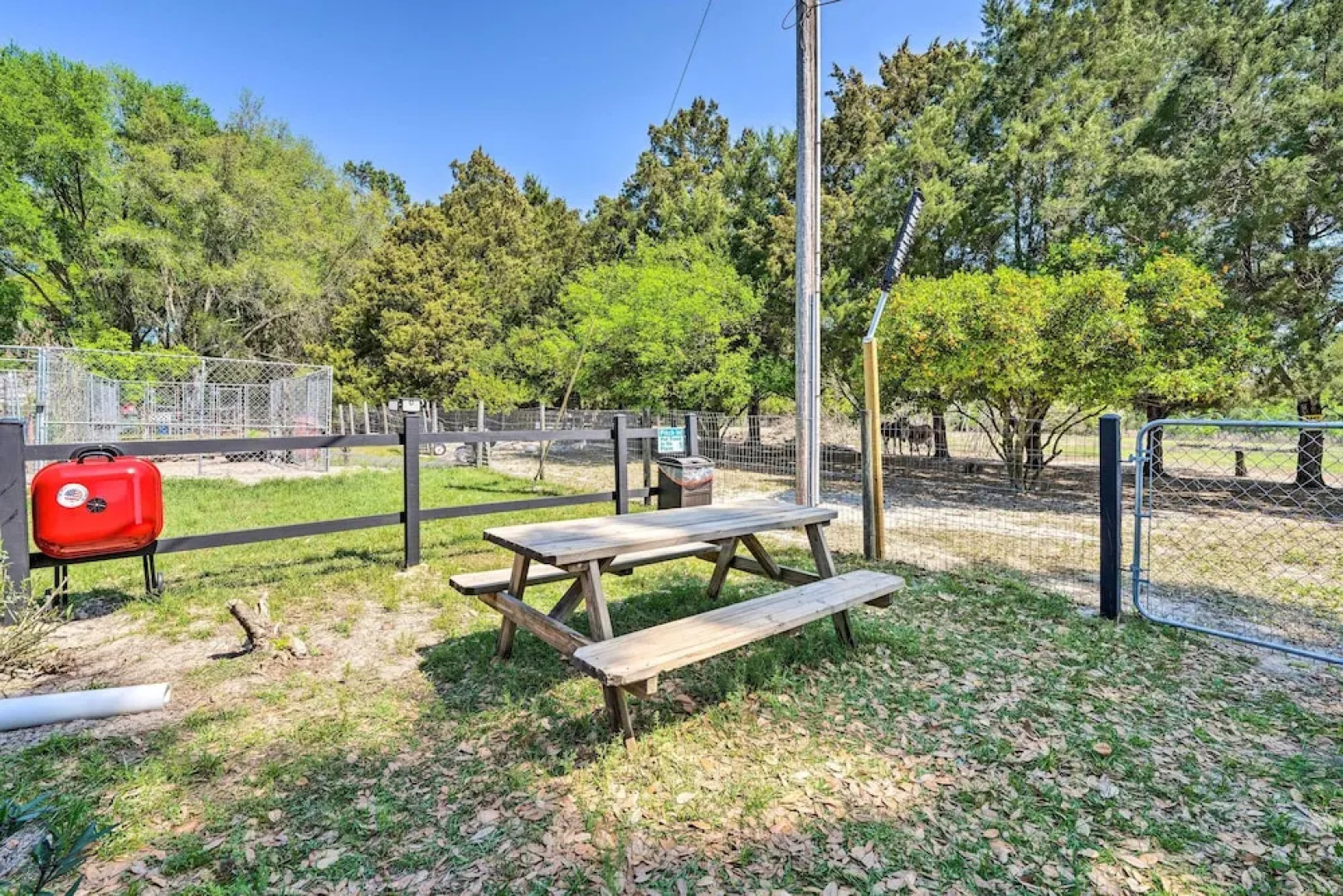 The Clubhouse - Lady Lake Farm Getaway!