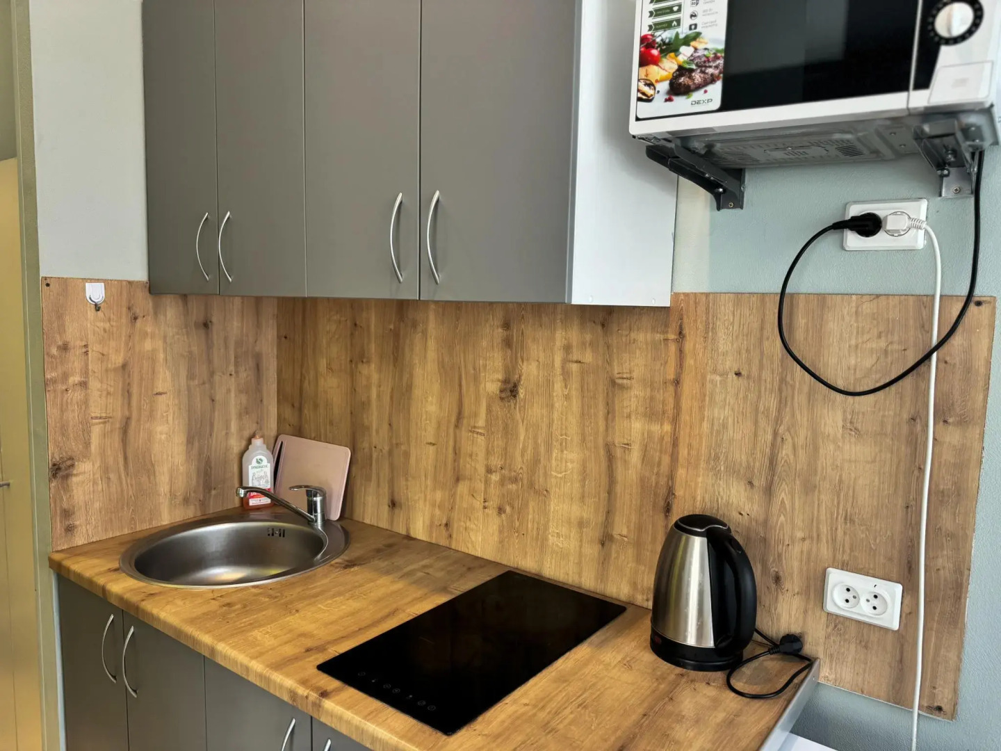 Диван и Чемодан на ул. Коммунистическая, 26