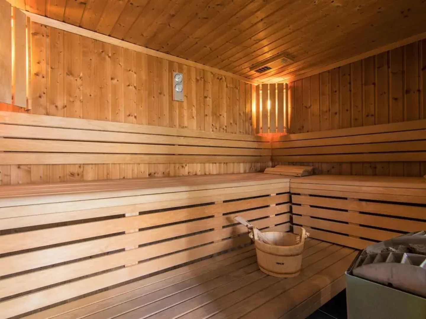 Hilltop Apartment With Valley Views