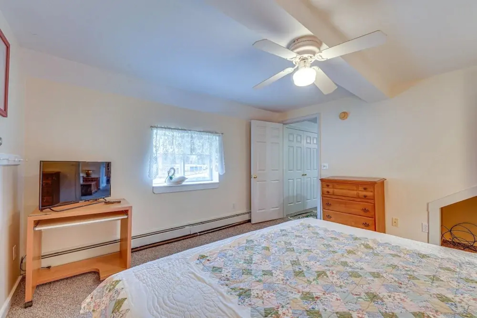 Spacious Ludlow Hideaway < 1 Mi to Okemo Mountain!
