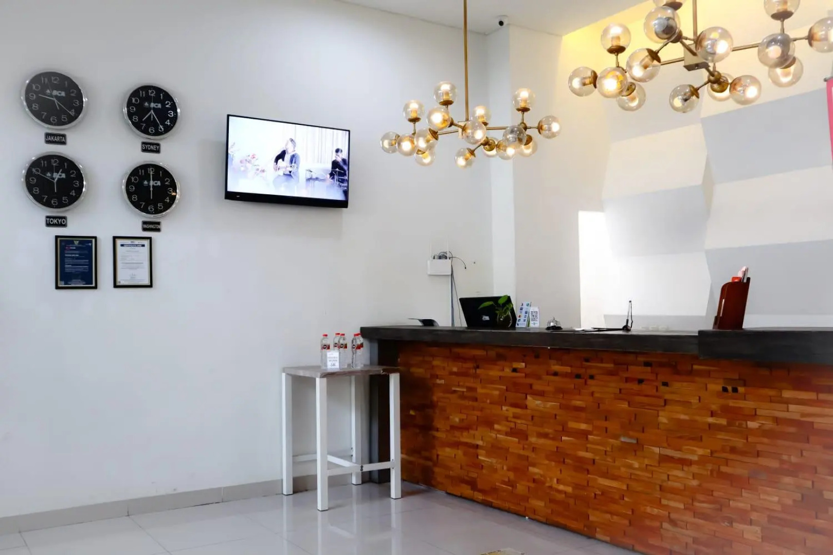 De La Charis Hotel by Waringin Hospitality