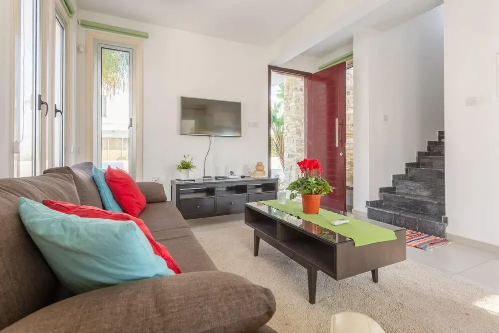 Colonian Villa in Perivolia