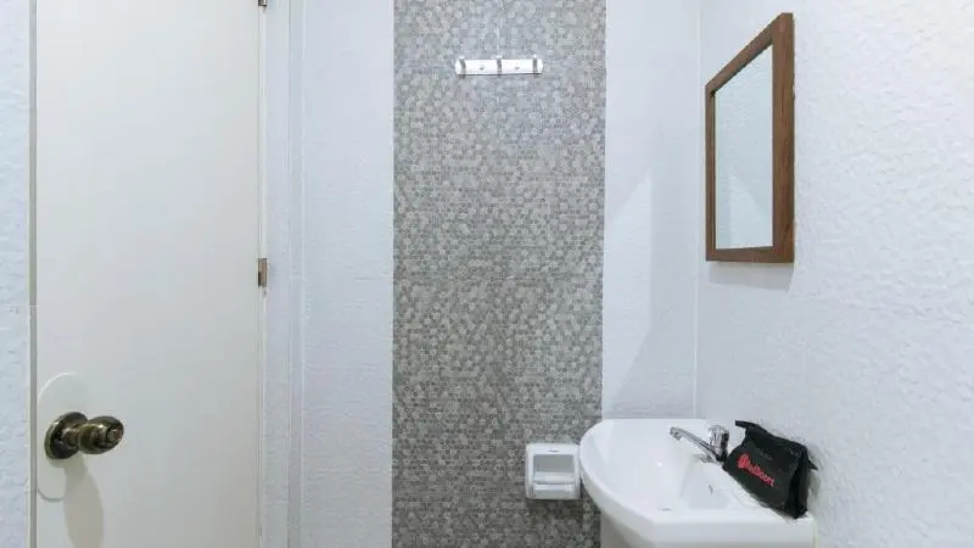 RedDoorz near Lapasan Plaza Cagayan de Oro