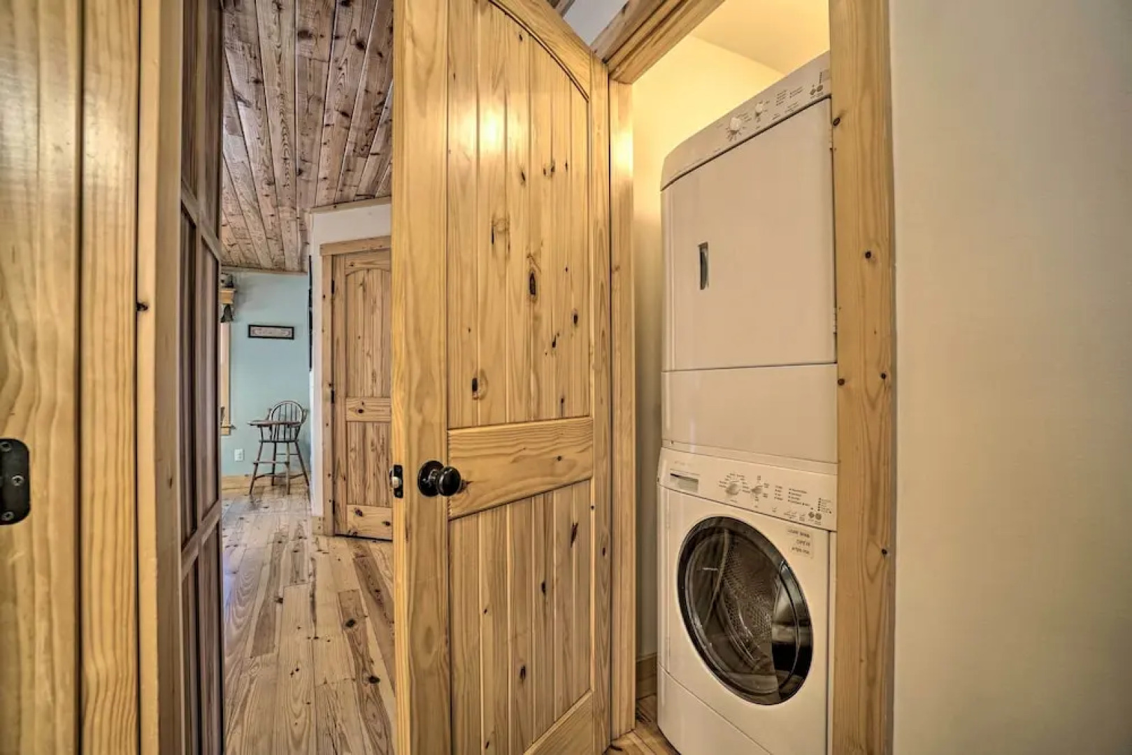 Outdoor Adventure - Charming Cabin w/ Hot Tub