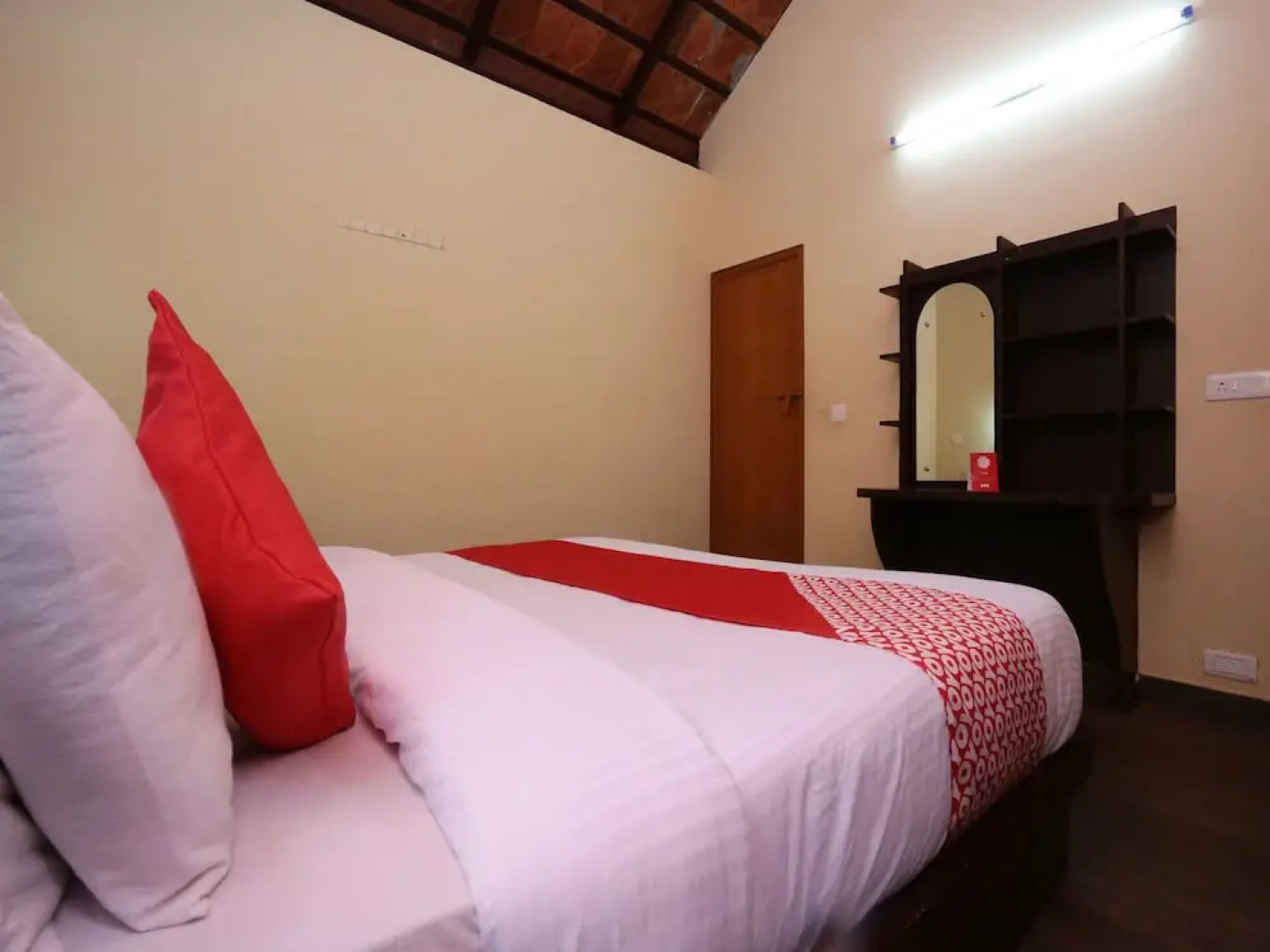 OYO 10484 Hotel Coffee County Retreat