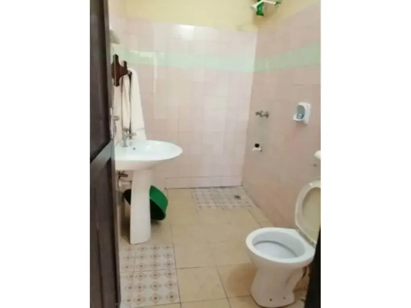 Diani Gift Guest House