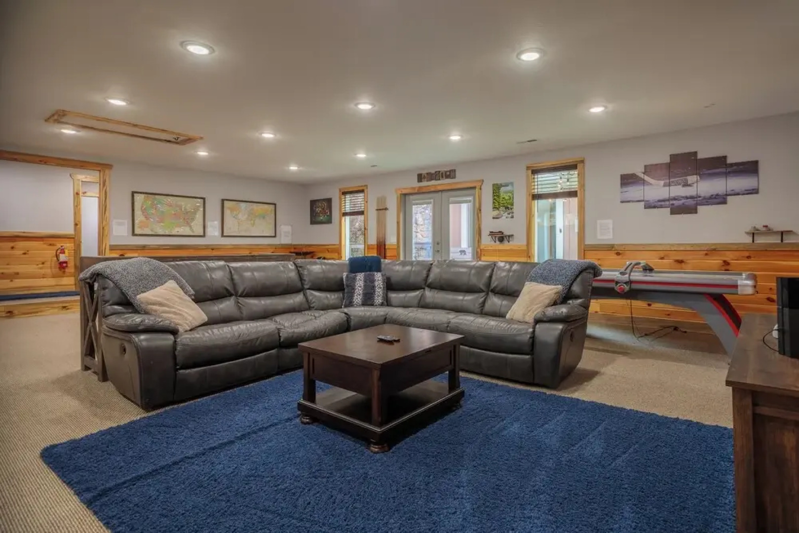 Hot Tub & Mini Golf: Mtn-view Haven in Kodak!