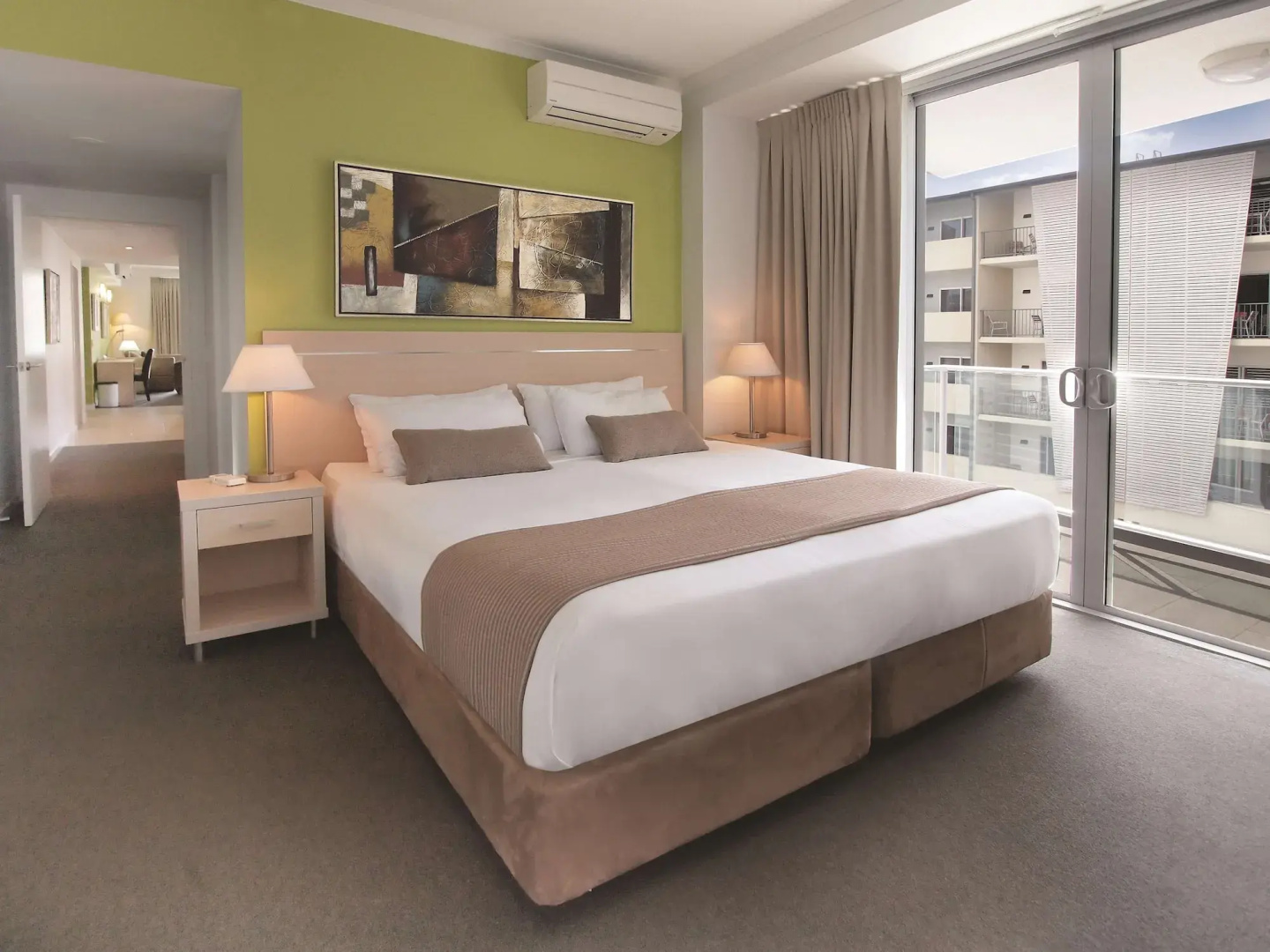 Oaks Townsville Gateway Suites