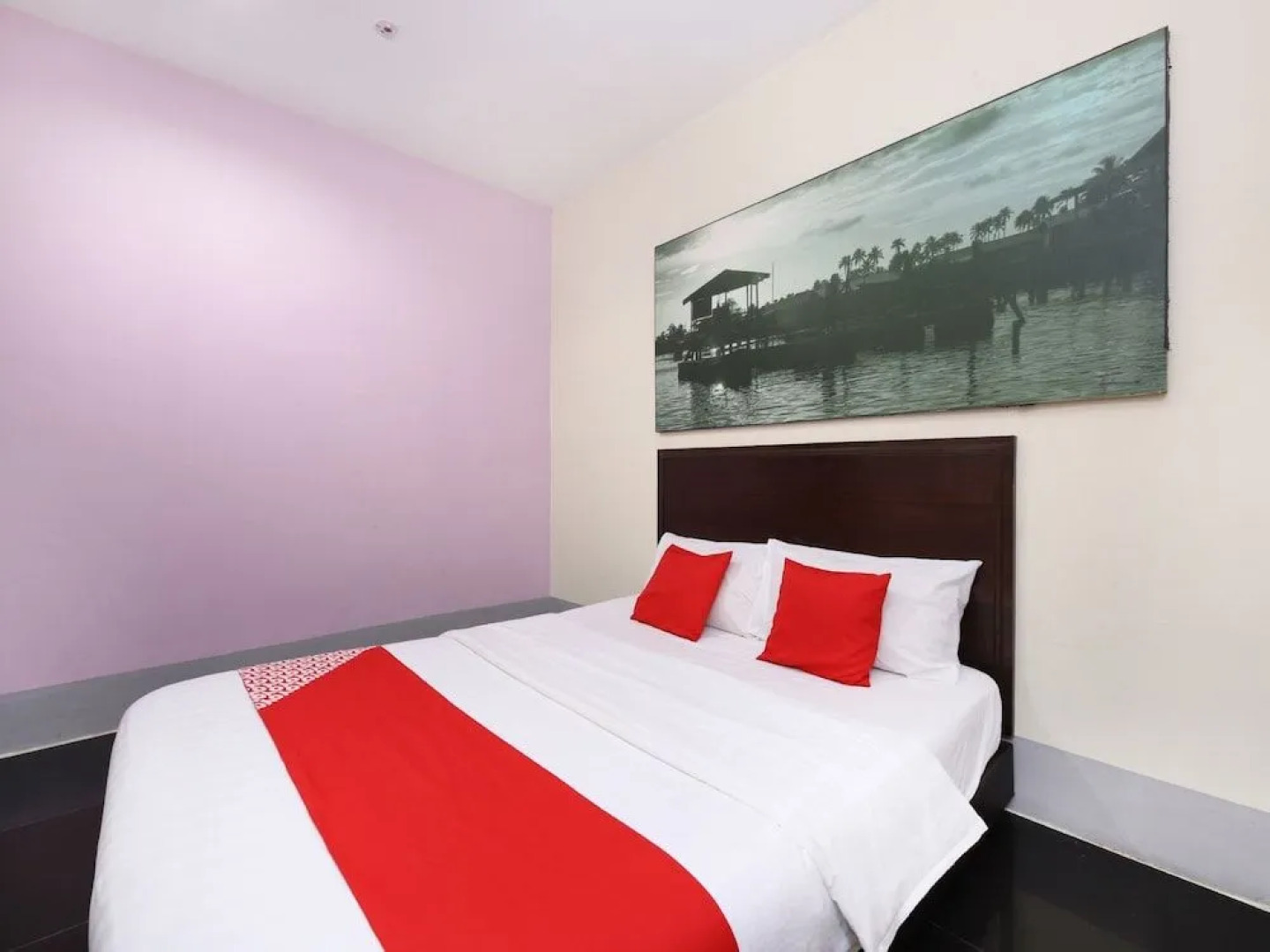 OYO 712 Hotel Corridor