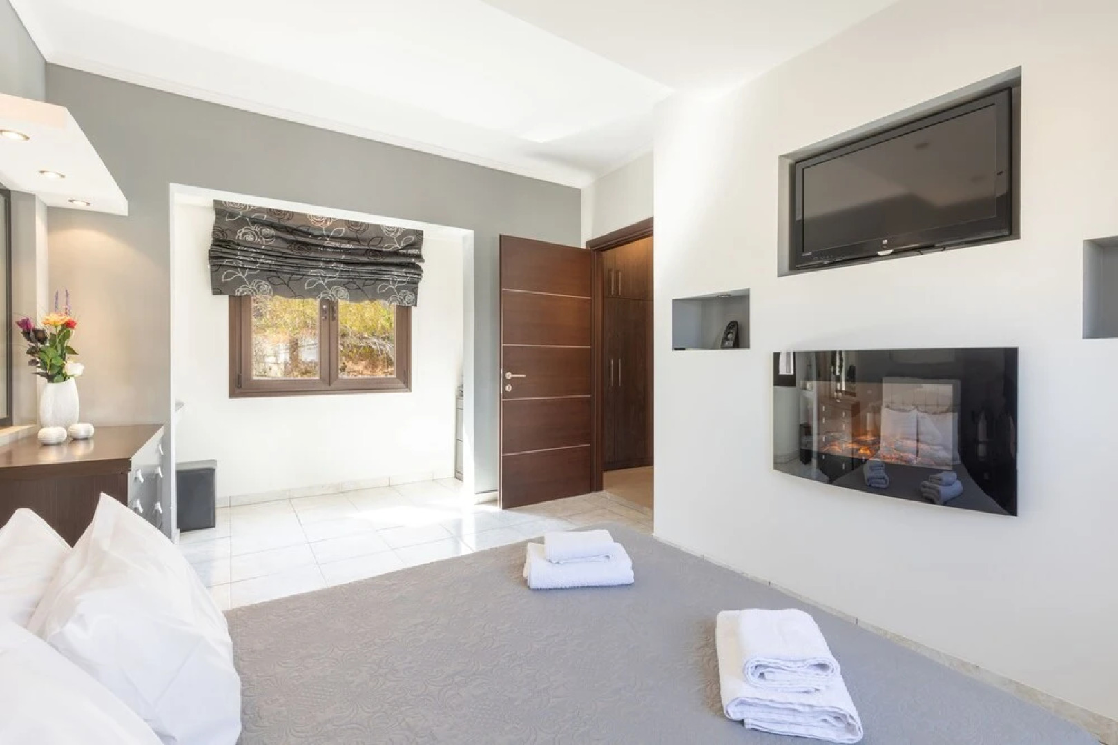 The Hillside Family Apartment