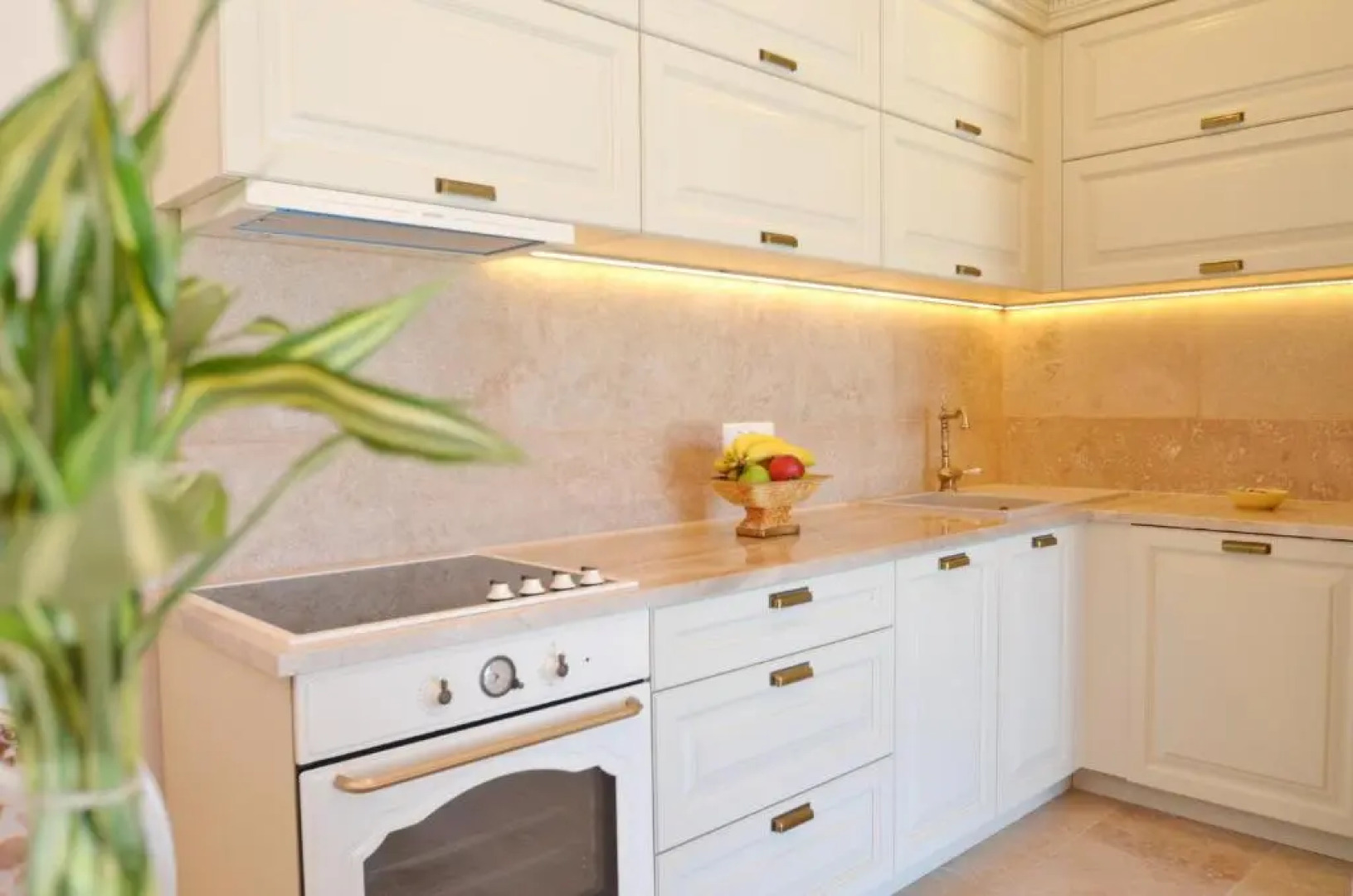 Leut Stone Residence