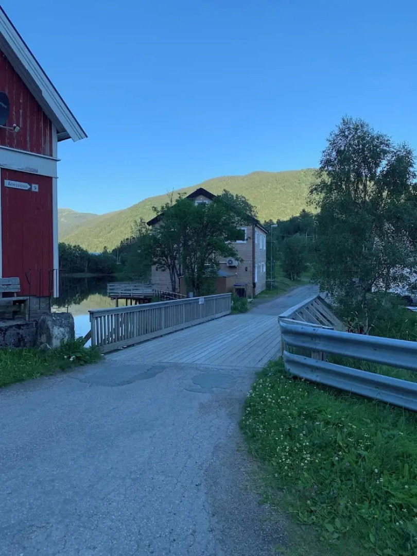 The house on the lake