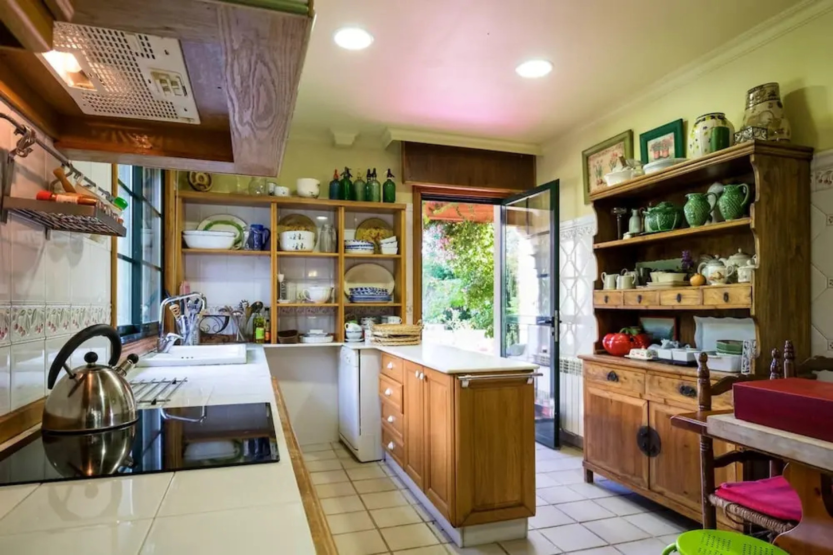 Villa With 6 Bedrooms in Pontevedra, With Private Pool, Enclosed Garden and Wifi - 5 km From the Beach