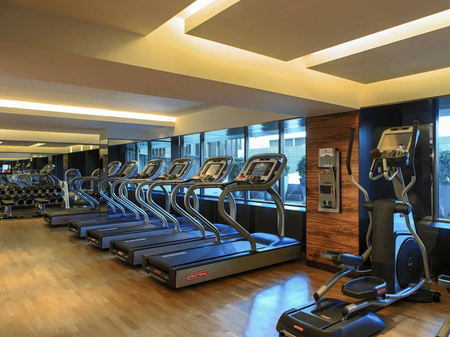 Отель Renaissance Beijing Wangfujing Hotel