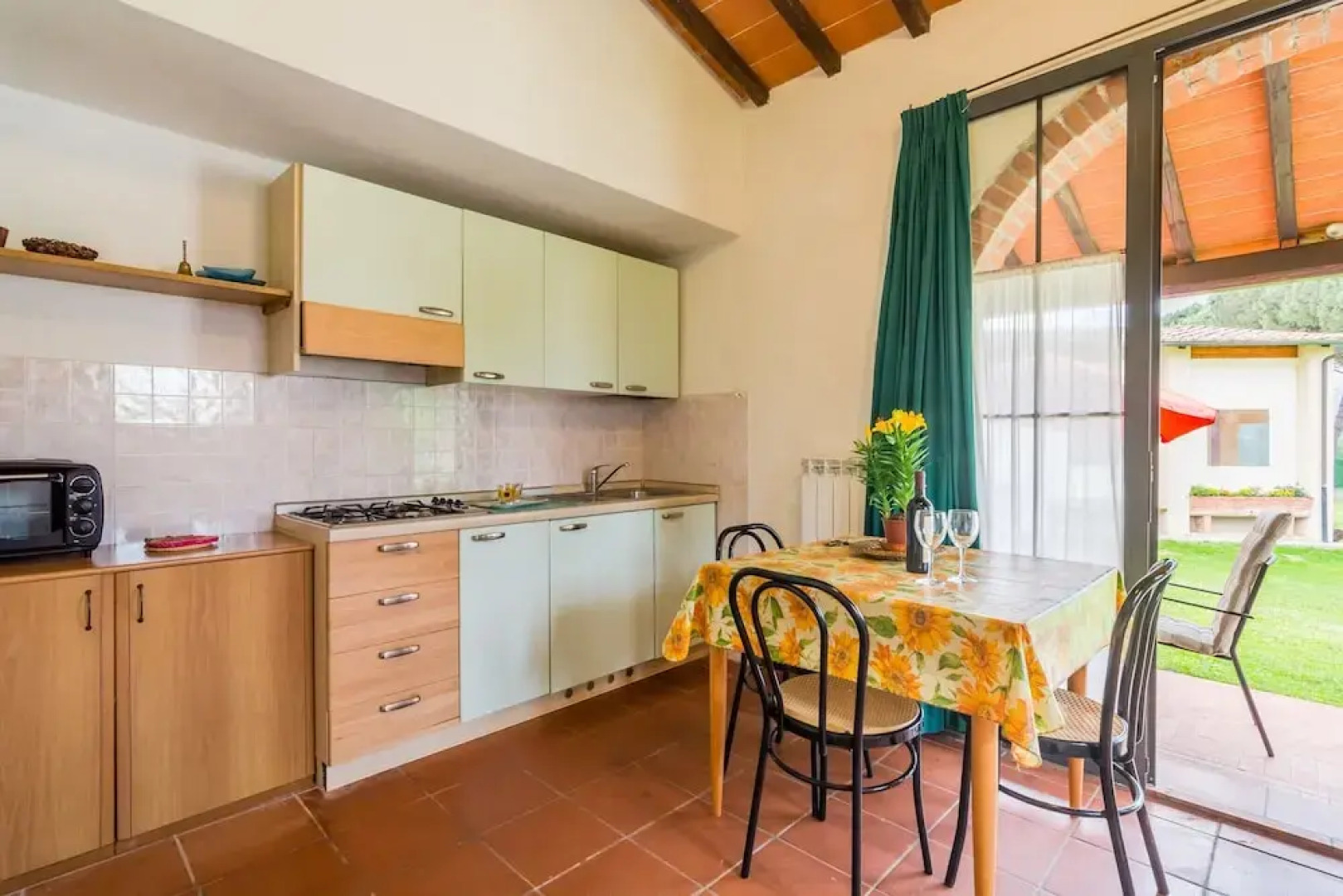 Country House With Pool and Court