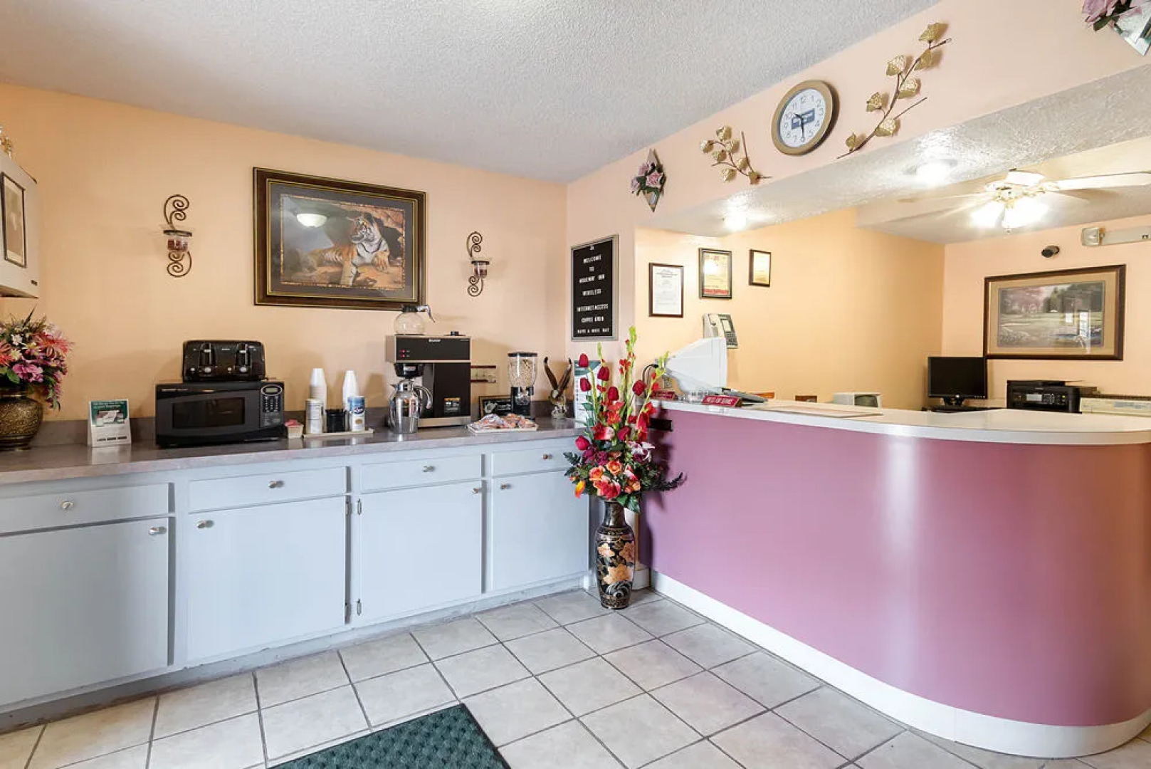 OYO Hotel Chapmanville Inn, WV - Hwy 119