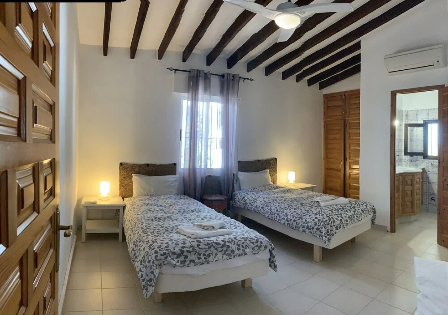 Casa Rural Cómpeta Piscina Barbacoa y Vista