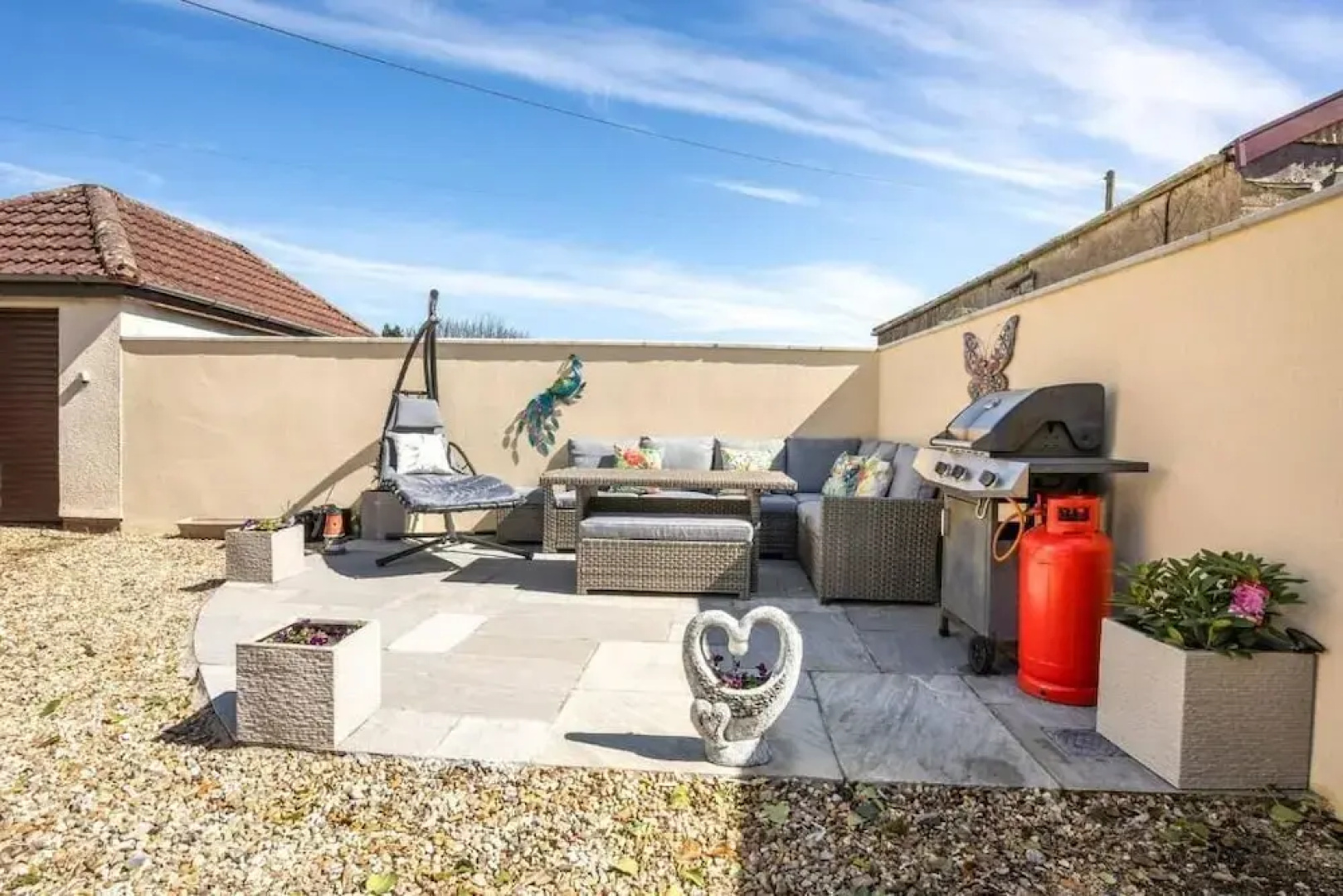 WILLOW RIDGE - a large country house with 3 rental rooms