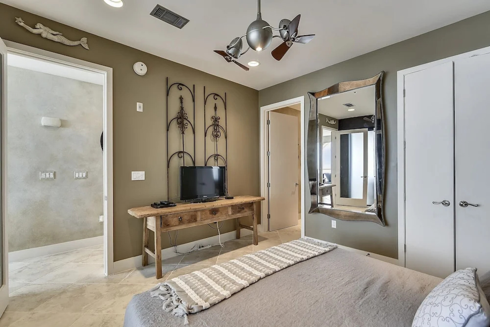 Diamond Beach 708 - Kohinoor