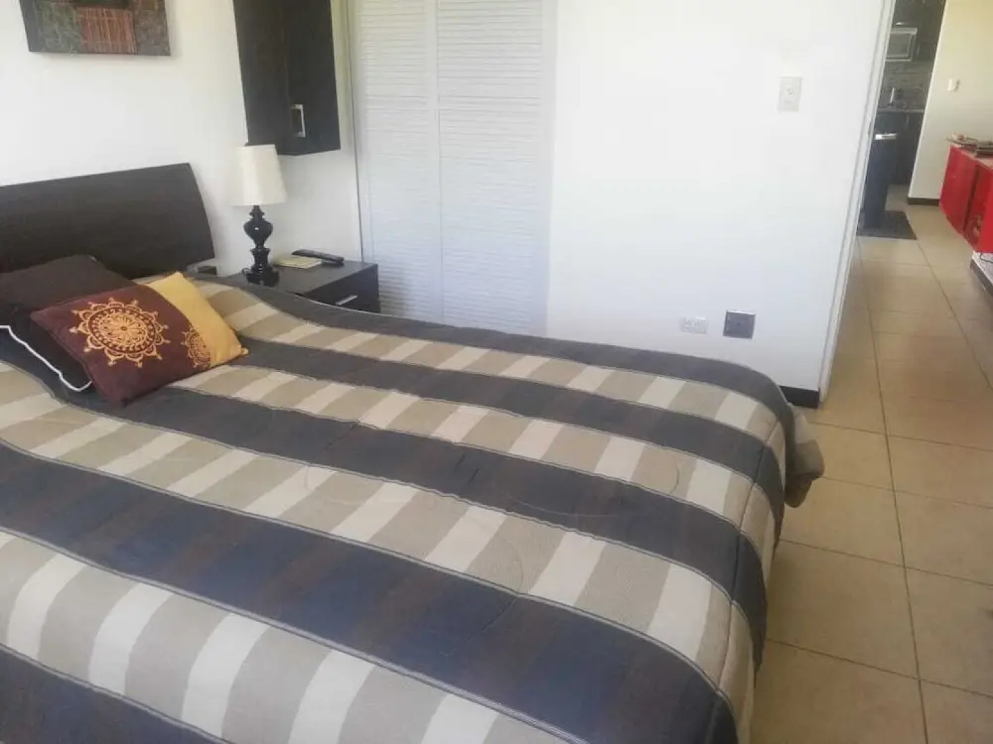 Apartment by airport on way to beach