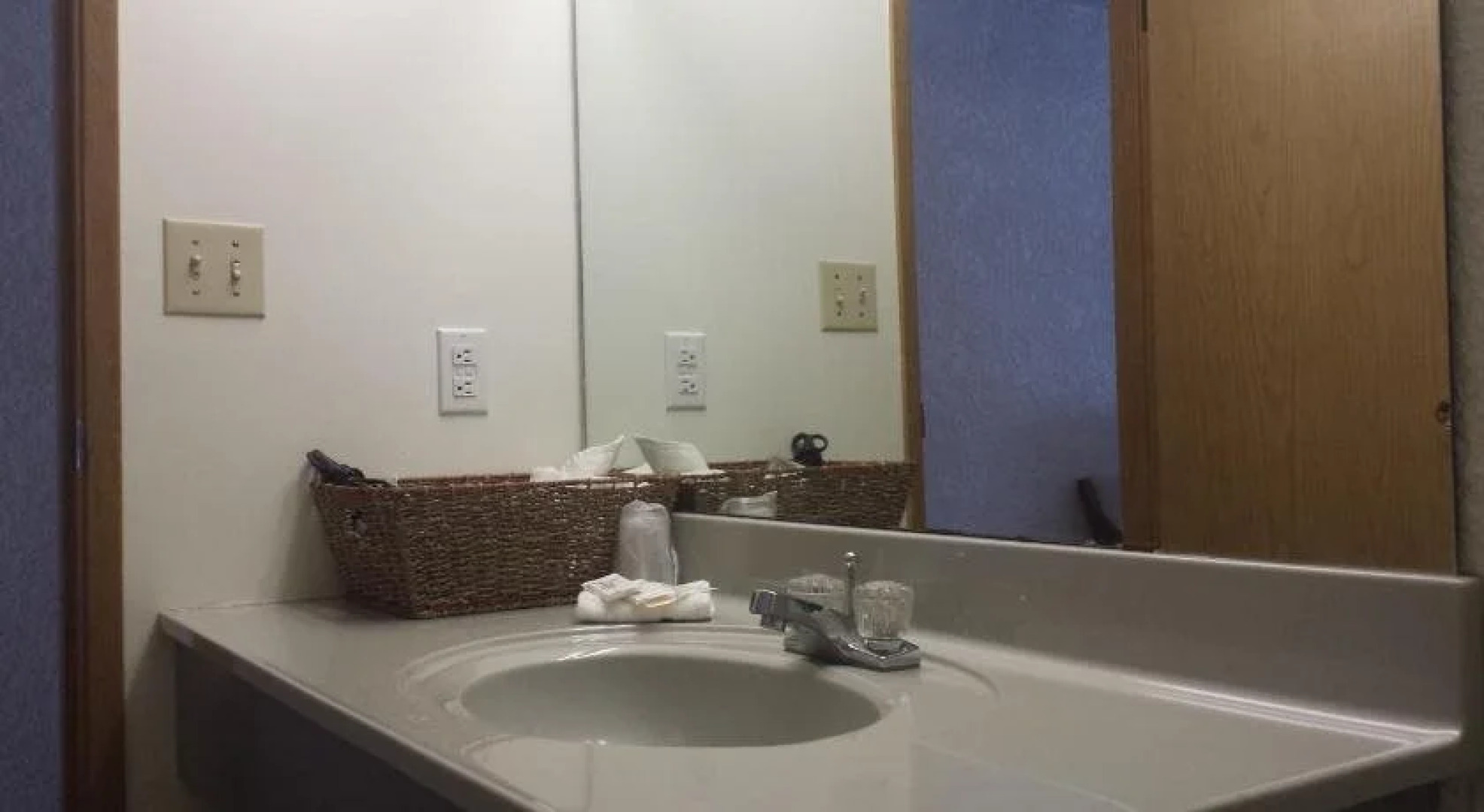 Maple Creek Motor Inn