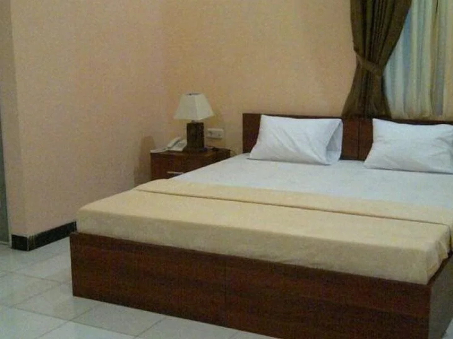 OYO 90475 Mirda Gratia Hotel